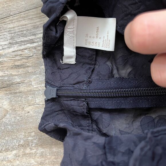 H&M Ruffle Blouse Women's S 6 Black Goth Floral - Picture 4 of 12